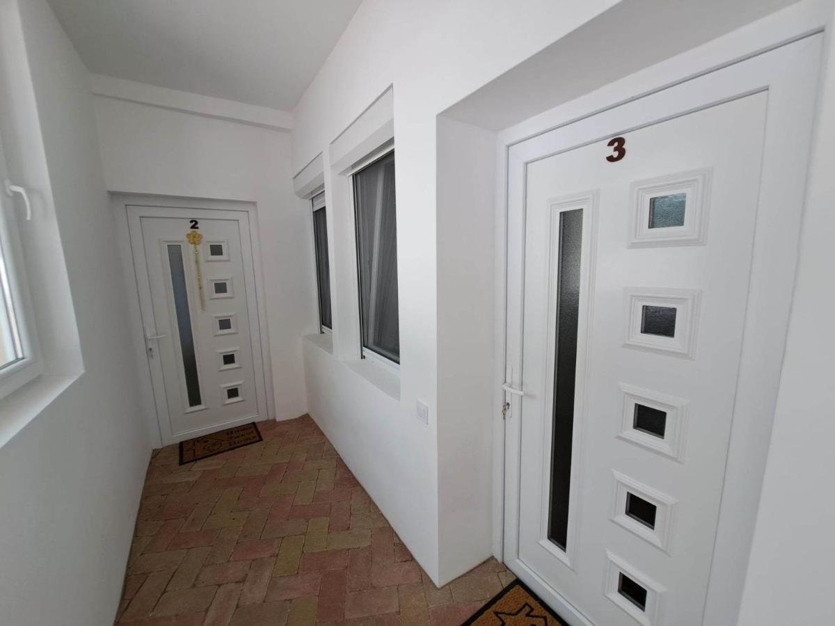Milla Apartmanok Егер Екстериор снимка