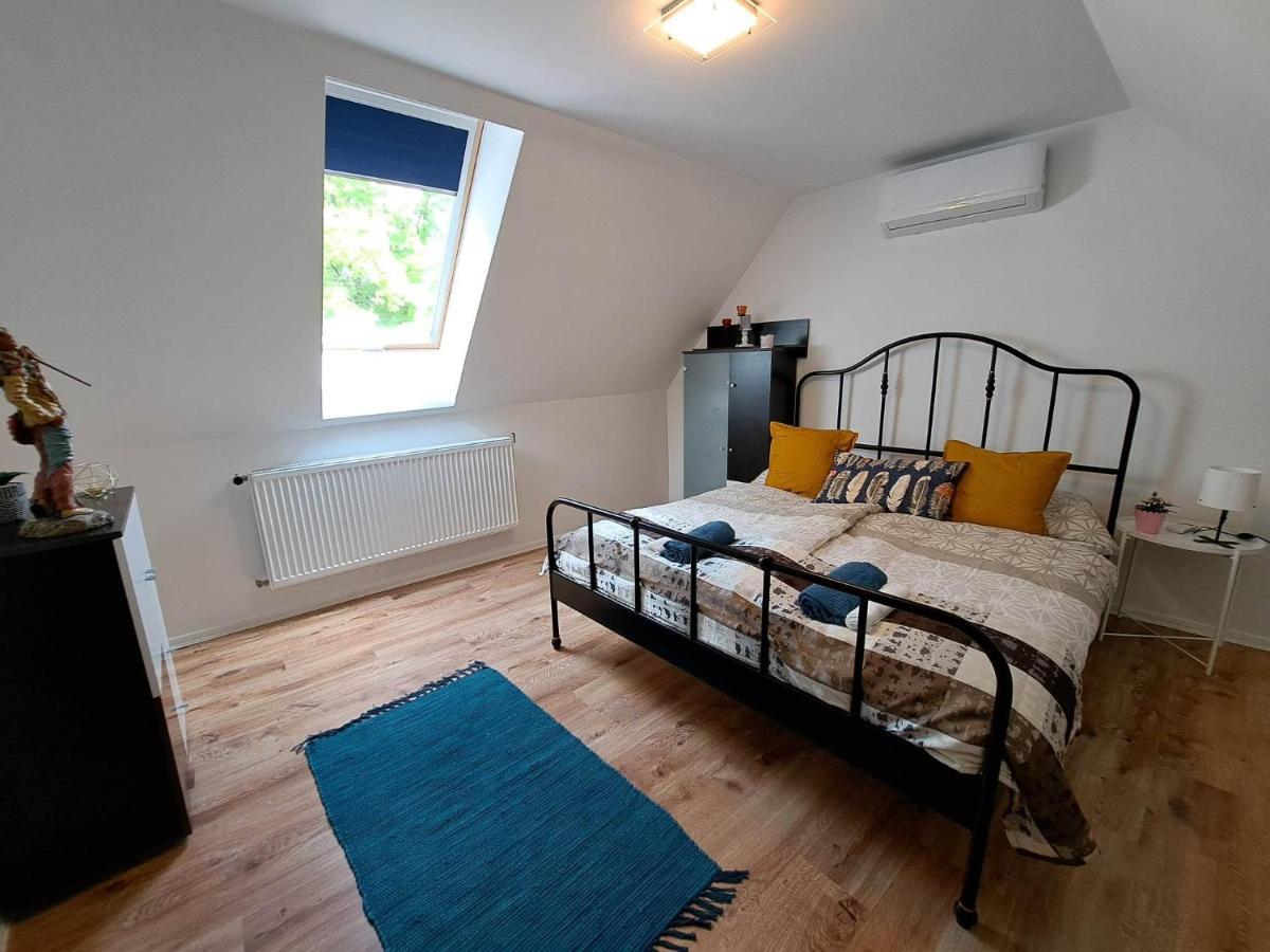 Milla Apartmanok Егер Екстериор снимка