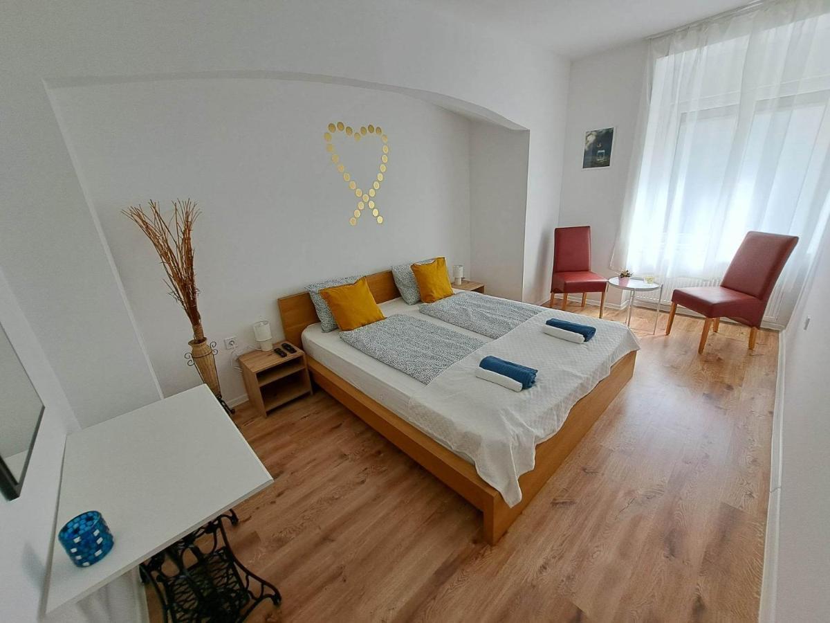 Milla Apartmanok Егер Екстериор снимка